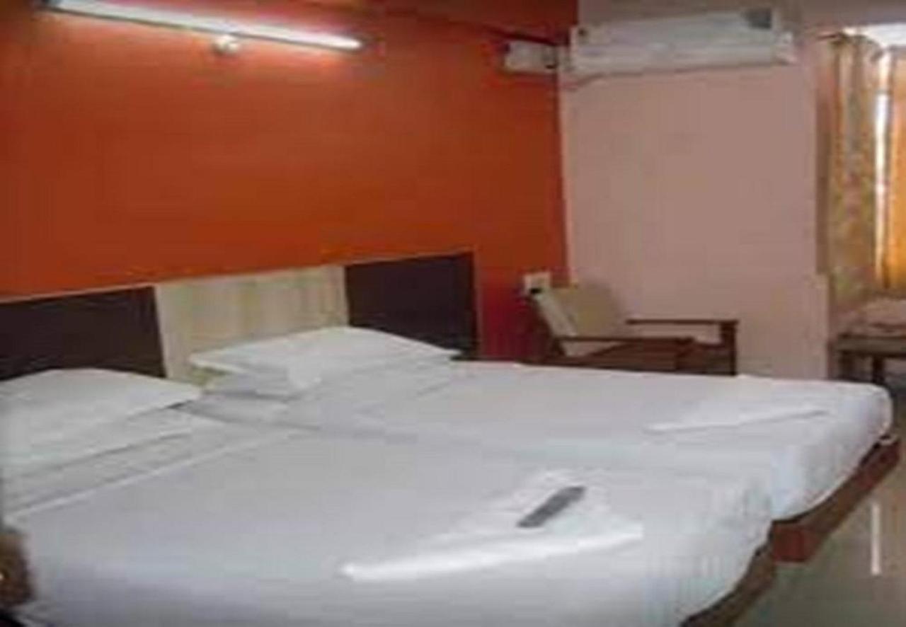 Hotel Surya Residency Majestic Бангалор Экстерьер фото