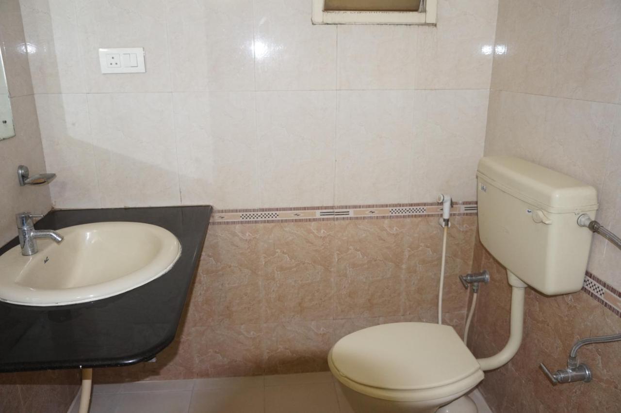 Hotel Surya Residency Majestic Бангалор Экстерьер фото