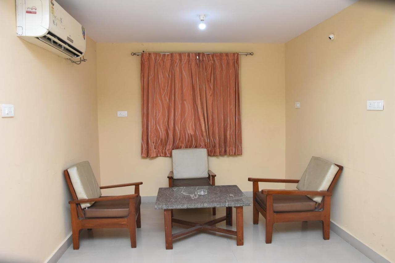 Hotel Surya Residency Majestic Бангалор Экстерьер фото