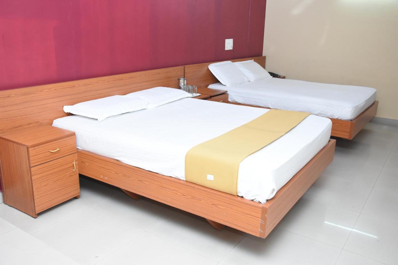 Hotel Surya Residency Majestic Бангалор Экстерьер фото